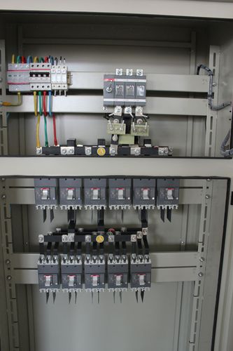  配電柜周圍安全距離規(guī)范？