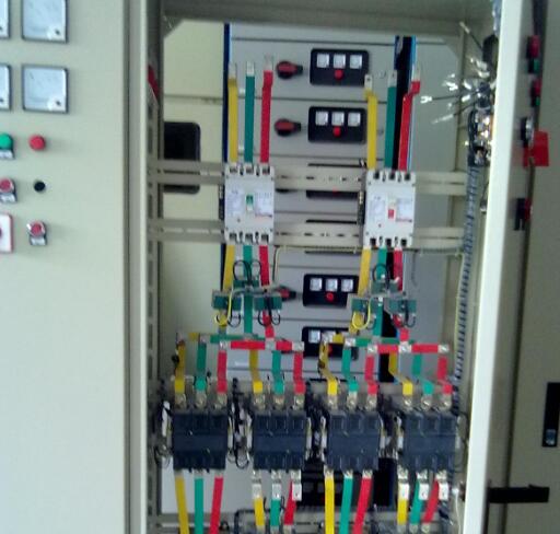 高壓配電箱有哪些配件組成？